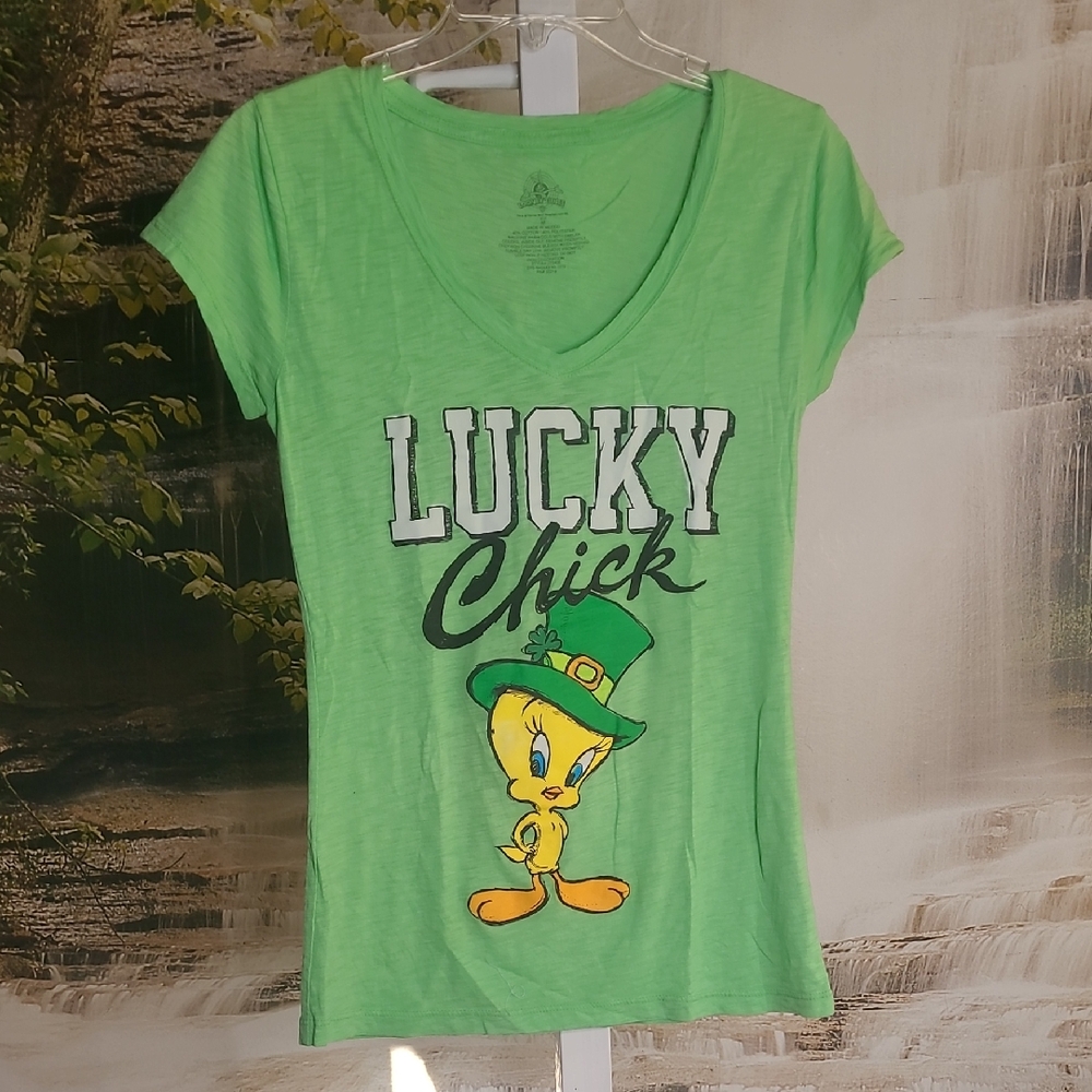 Looney Tunes Womens Medium Lucky Chick Tweety Bird Irish Vneck Tshirt